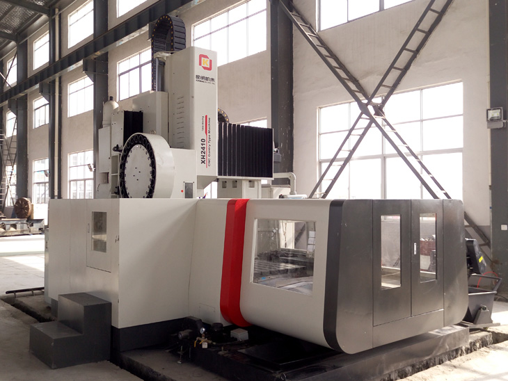 一臺(tái)昆機(jī)XH2410 數(shù)控龍門(mén)鏜銑床